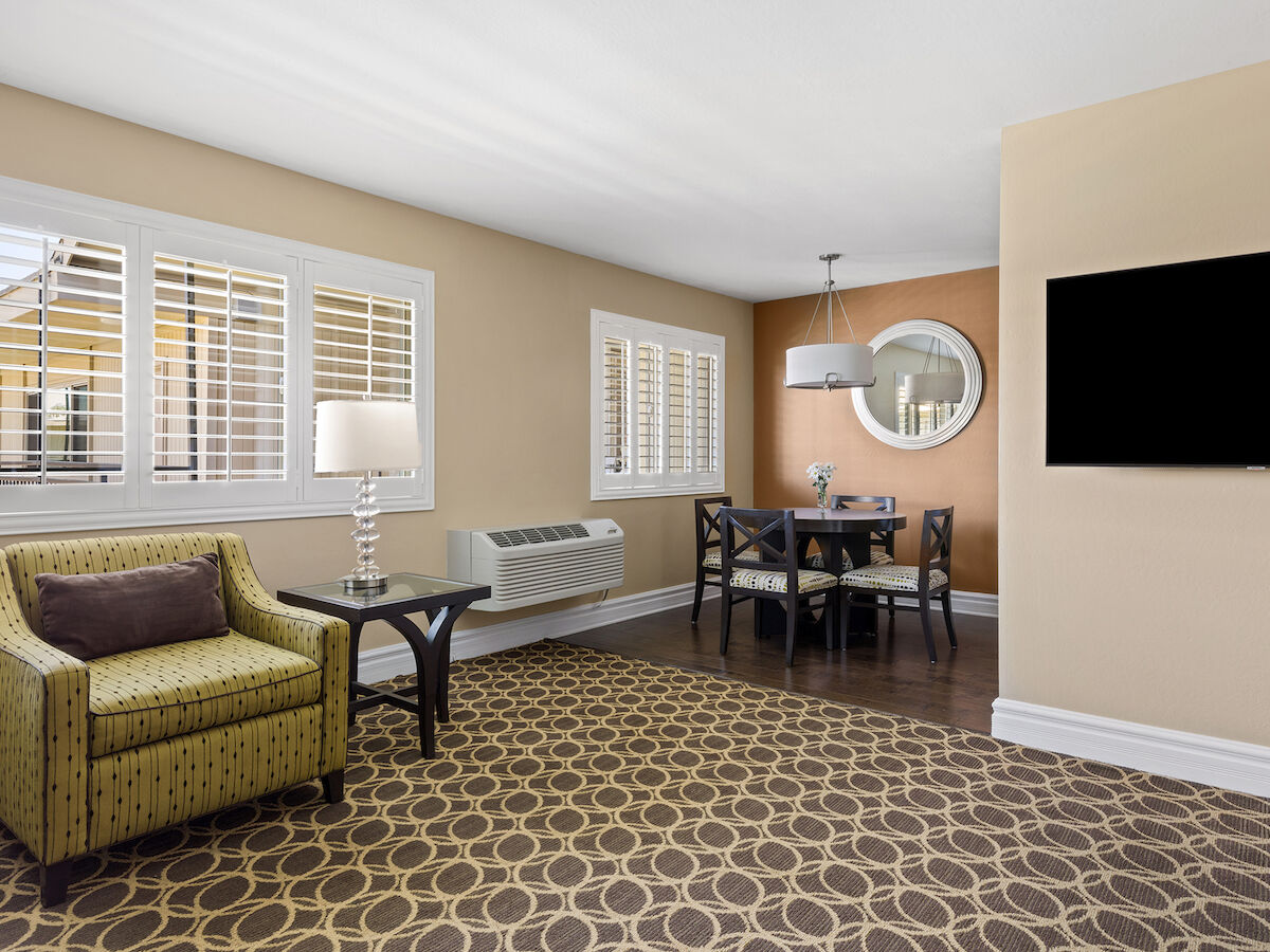 Marin Suites Hotel