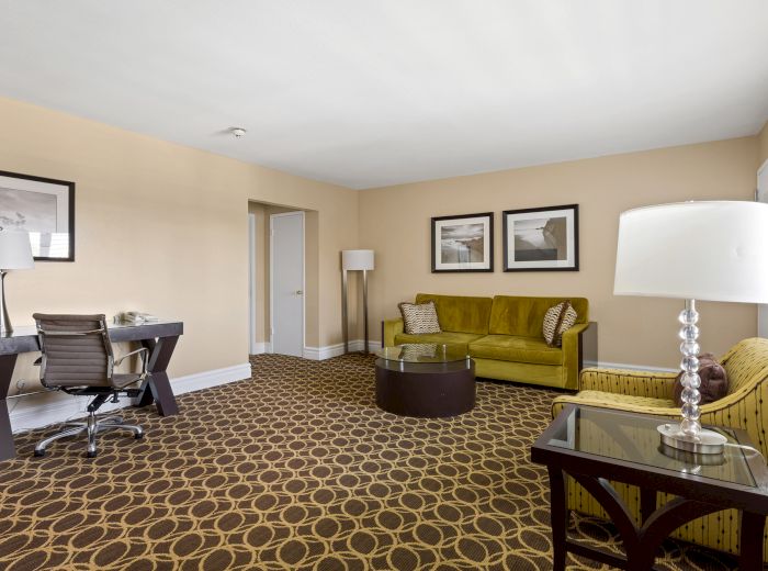 full kitchen, dining, living room