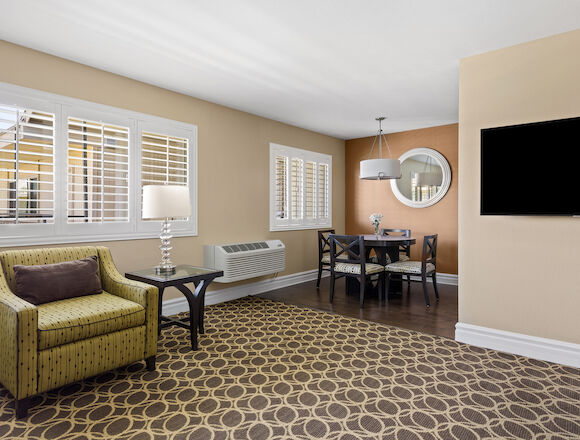 Marin Suites Hotel