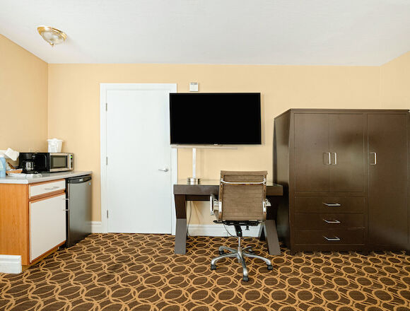 Marin Suites Hotel